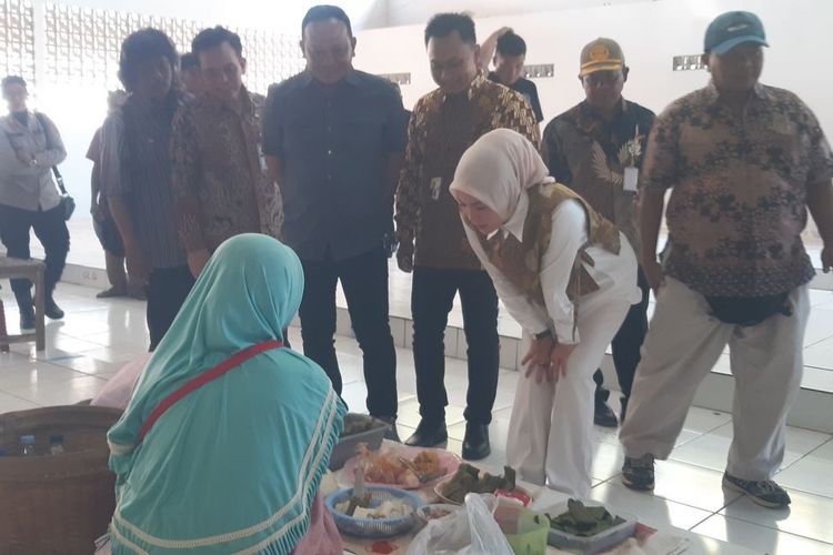 Usia Sudah Sepuh Tak Perlu Keliling Lagi, Mbah Muntiah Haru Dapat Los di Pasar Nogosari Baru