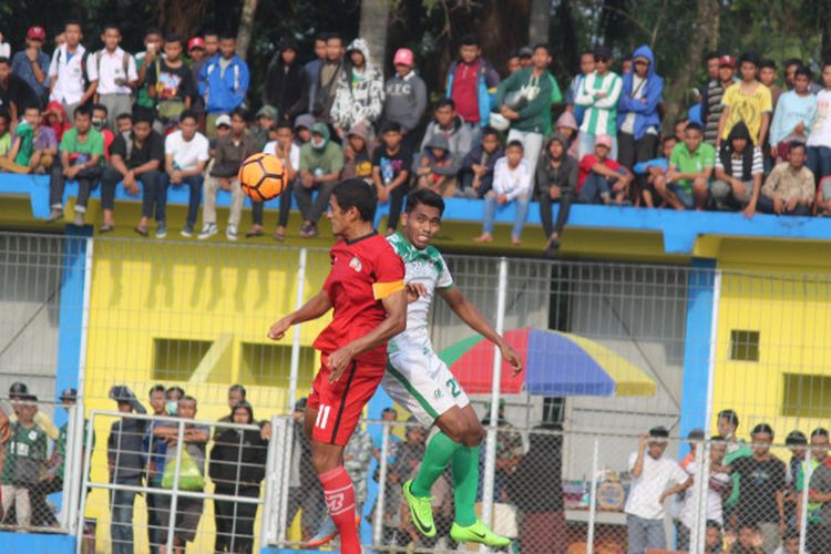 PSMS Medan melakoni uji coba melawan Semen Padang di Stadion Baharoeddin Siregar, Selasa (27/2/2018). 