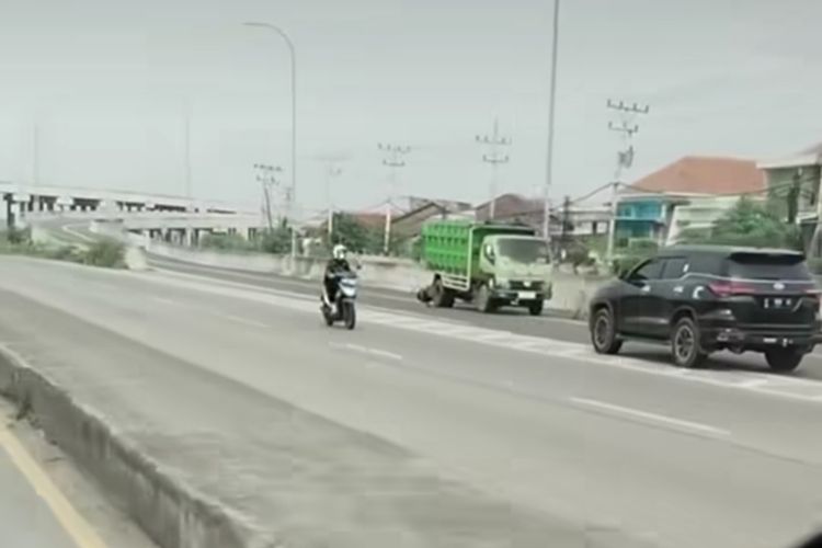 Bak Menantang Maut, Fortuner Pelat ''K