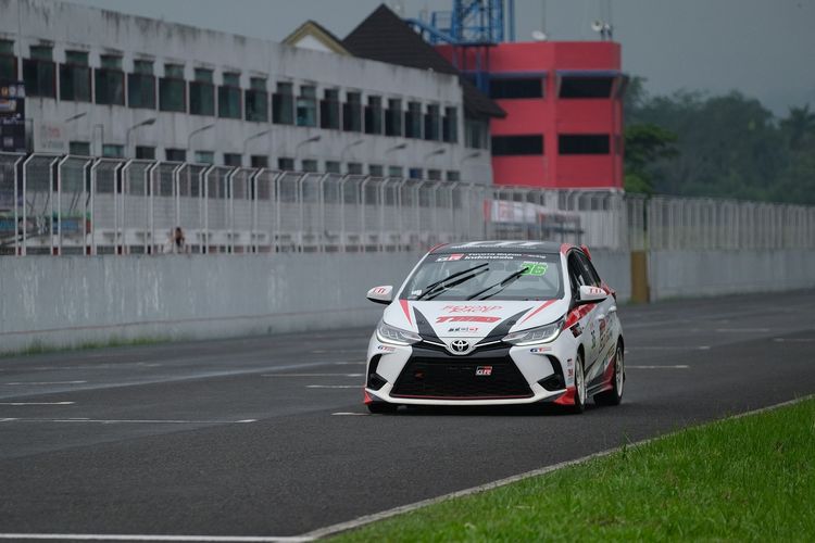 Ilustrasi Toyota Yaris milik tim balap Toyota Gazoo Racing Indonesia (TGRI).