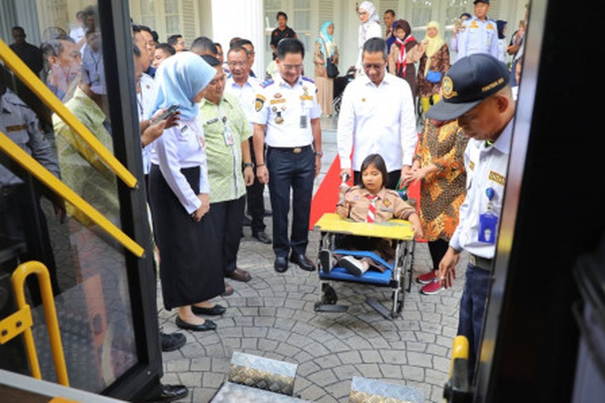 Bus sekolah untuk berkebutuhan khusus