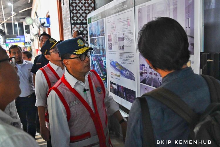 Kementerian Perhubungan (Kemenhub) akan mempercantik serta memperindah (beautifikasi) dua stasiun kereta api bersejarah peninggalan zaman kolonial Belanda, yakni Stasiun Klaten di Jawa Tengah dan Stasiun Lempuyangan di Yogyakarta. 