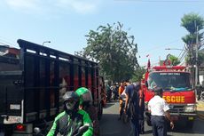 Bangunan di Kawasan Rutan Pondok Bambu Terbakar, Lalu Lintas di Jalan Pahlawan Revolusi Macet