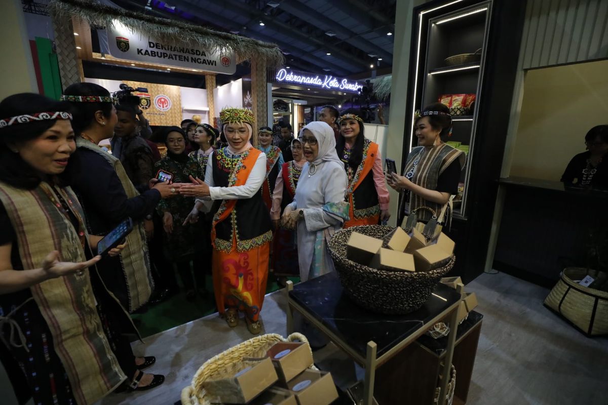Pada pameran KriyaNusa 2024, Rumah Pertiwi memperkenalkan, mengaplikasikan, dan memasarkan tenun Ulap Doyo. Tenun ini adalah  warisan budaya dari Suku Dayak Benuaq di Kutai Kartanegara, Kalimantan Timur. 


