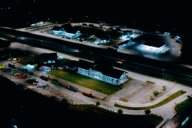 Hingga saat ini, pemasangan 3.000 titik lampu pintar di jaringan JTTS mencakup 533 titik lampu di Jalan Tol Bakauheni-Terbanggi Besar (termasuk penerangan pada akses gerbang, interchange, dan rest area).