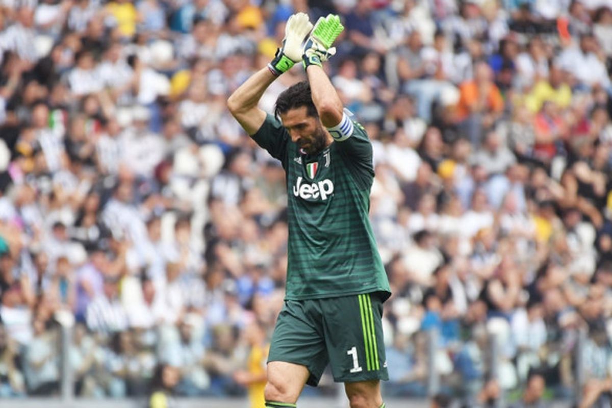 buffon lanjut main bersama juventus hingga usia 43... PSG Dikabarkan Tawarkan Kontrak 4 Tahun untuk Buffon