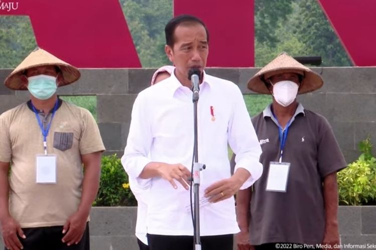 Presiden Joko Widodo saat meresmikan Bendungan Semantok yang berada di Kabupaten Ngnanjuk, Provinsi Jawa Timur pada Selasa (20/12/2022).
