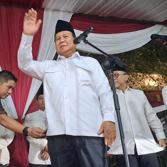 Presiden terpilih Prabowo Subianto di rumahnya, Jalan Kertanegara, Jakarta, Rabu (20/3/2024) 