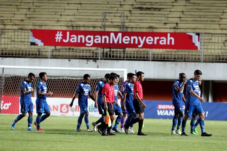 Persib Bandungsaat semifinal Leg pertama Piala Menpora 2021 melawan PS Sleman yang berakhir dengan skor 1-2 di Stadion Maguwoharjo, Sleman, Jumat (16/04/2021) malam.