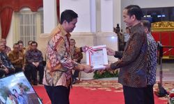 Serahkan DIPA ke Pimpinan Daerah, Jokowi Ingatkan Semangat APBN 2019 