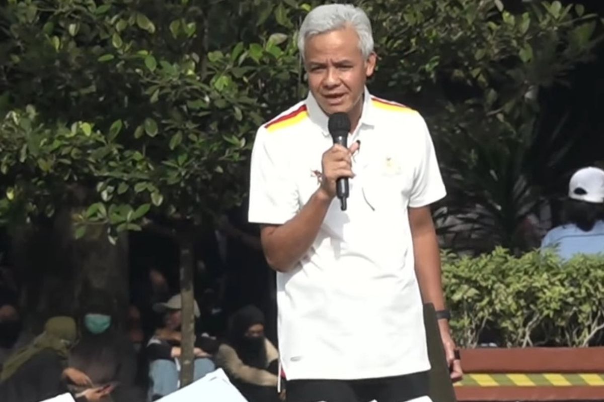 Ketua Umum Keluarga Alumni Universitas Gadjah Mada (Kagama) Ganjar Pranowo saat menyampaikan orasi di upacara penutupan Pelatihan Pembelajar Sukses bagi Mahasiswa Baru (PPSMB) UGM 2022. (Foto tangkapan layar live youtube resmi Universitas Gadjah Mada)