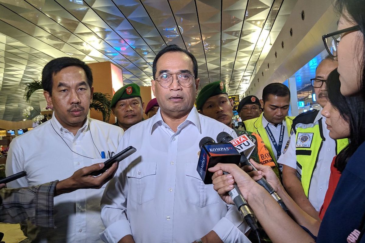 Menteri Perhubungan Budi Karya Sumadi saat ditemui di Terminal 3 Bandara Soekarno-Hatta, Kamis (27/2/2020)