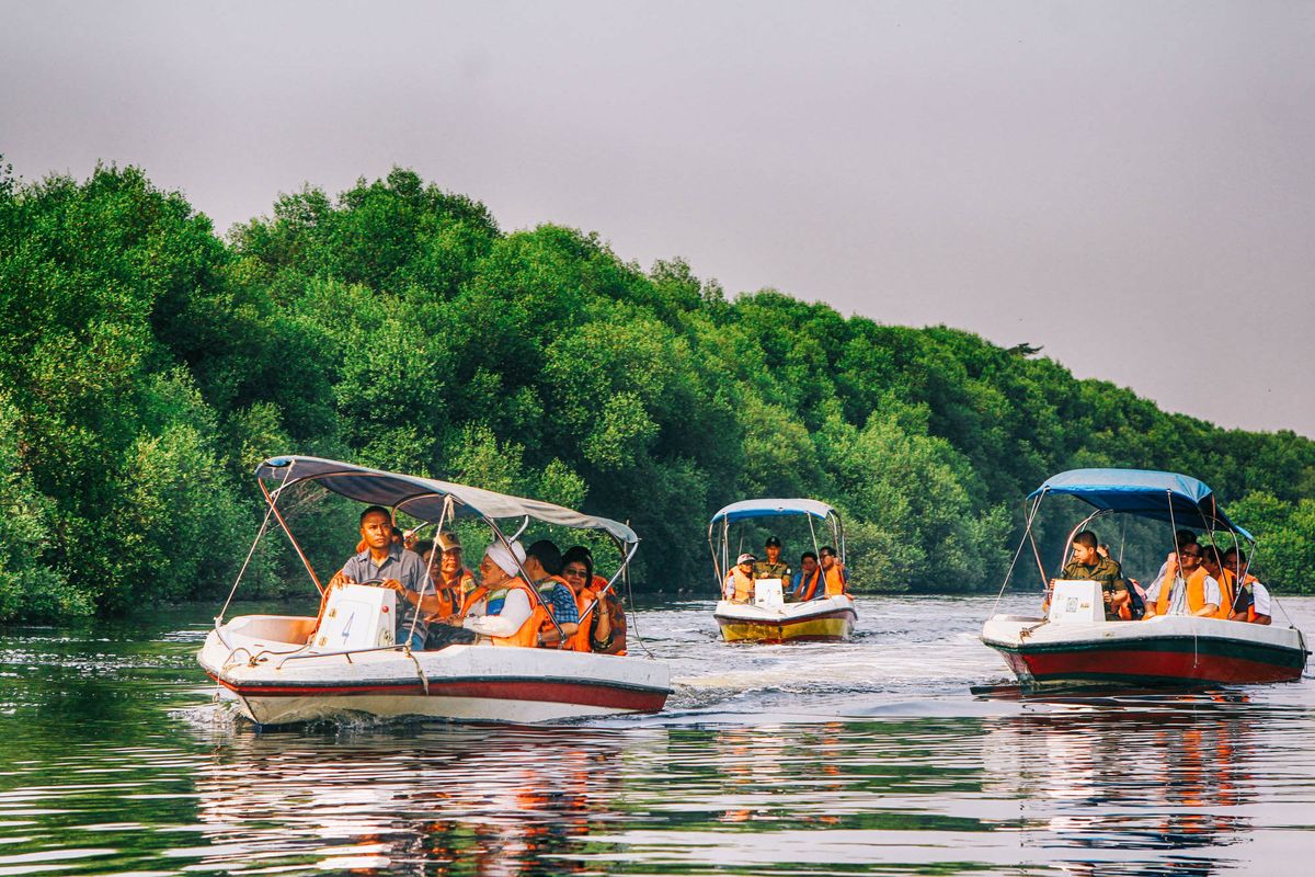 The popular mangrove forest in PIK, Jakarta is open amid the Indonesian capital city?s transitory large-scale social restrictions (PSBB).