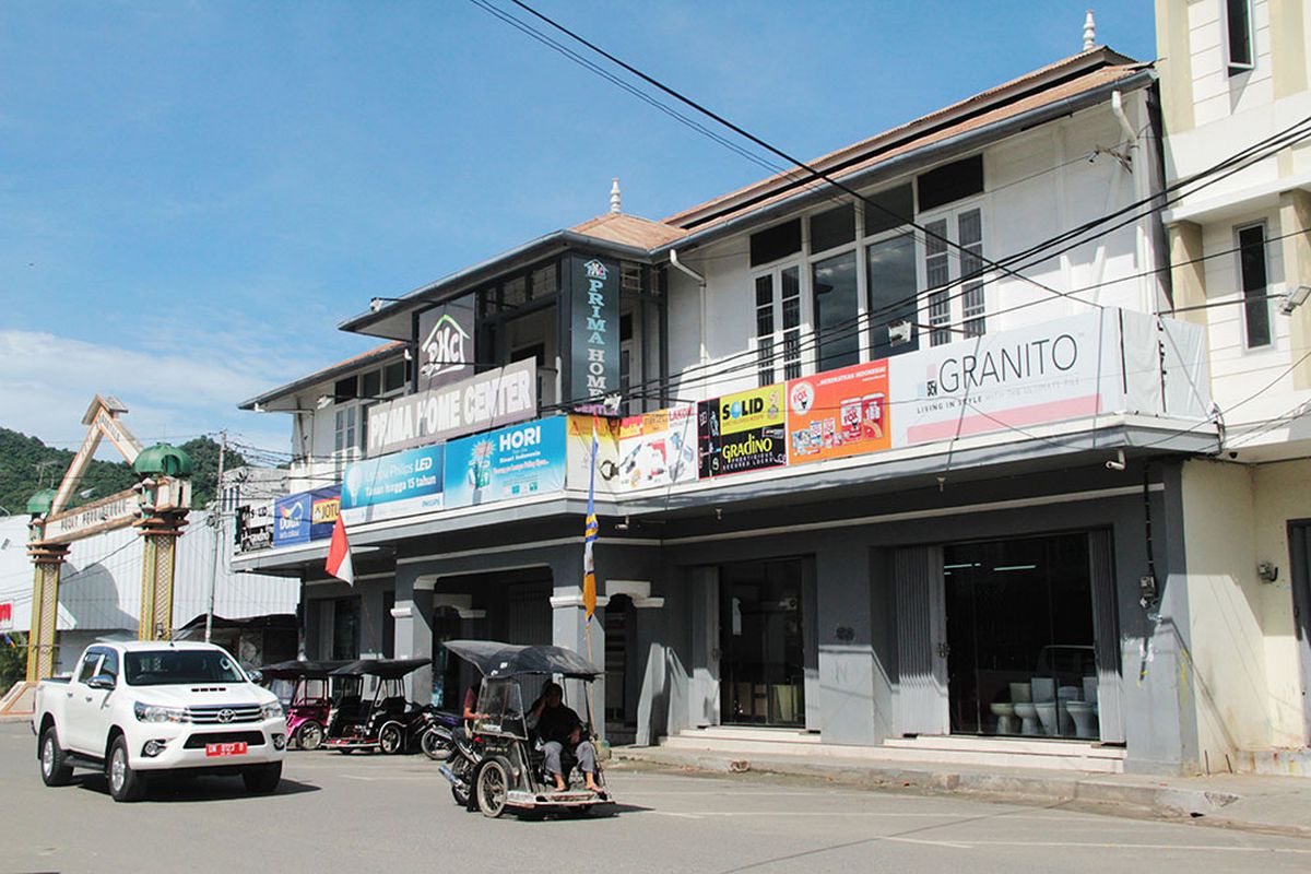 Salah satu sudut di Kota Tua Gorontalo. Perkembangan yang pesat kota ini mengakibatkan fenomena urban prawl, kota semakin melebar dan melampaui batas-batas administrasi.