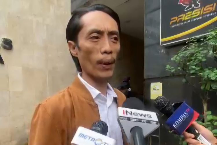 Kader PSI Dian Sandi Unggah Foto Ijazah Jokowi yang Diklaim Asli, Dapat dari Mana?