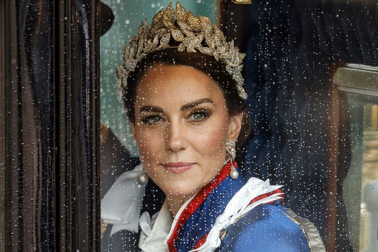 Kate Middleton, Princess of Wales dalam prosesi penobatan Raja Charles