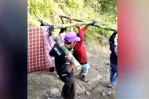 Cerita Dibalik Ibu Hamil Ditandu Sarung, Jalan Kaki 4 Jam hingga Ari-ari Tertinggal di Rahim