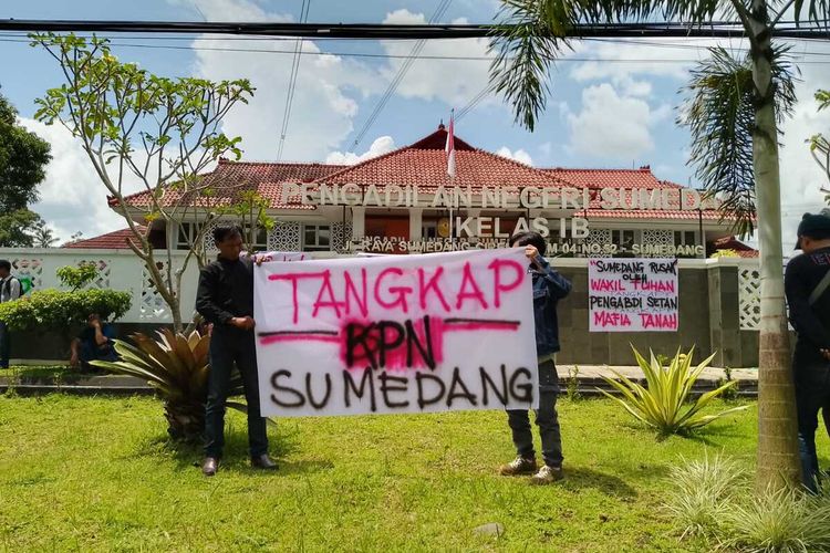 Sengketa Lahan Tol Cisumdawu, Ahli Waris Unjuk Rasa di PN Sumedang