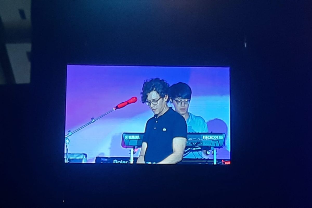 Penyanyi Ardhito Pramono melepas kerinduannya setelah bertahun-tahun tak tampil di BNI Java Jazz Festival.