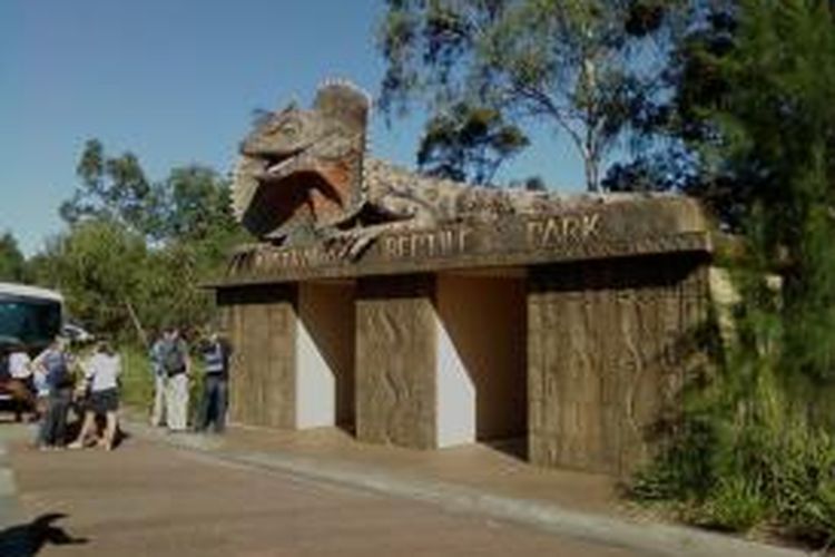 Pintu gerbang Australian Reptile Park, Sydney.