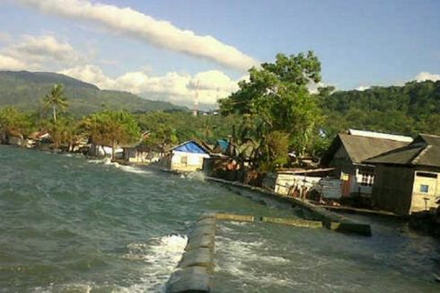 Sejumlah Desa di Maluku Tengah Diterjang Banjir Rob     