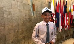 Sekjen Kemendag Serahkan Beasiswa pada Siswa Pulau Terluar