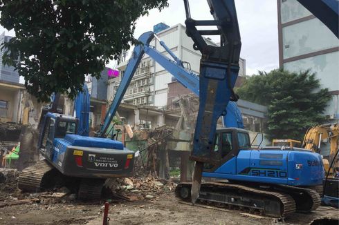 Pemkot Jakpus Bongkar Bangunan Eks Pasar Blora