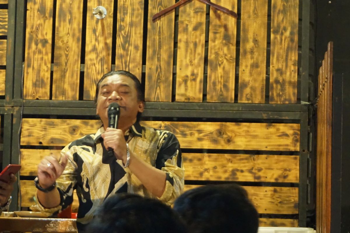 Didi Kempot saat tampil di wedangan gulo klopo Kota Solo