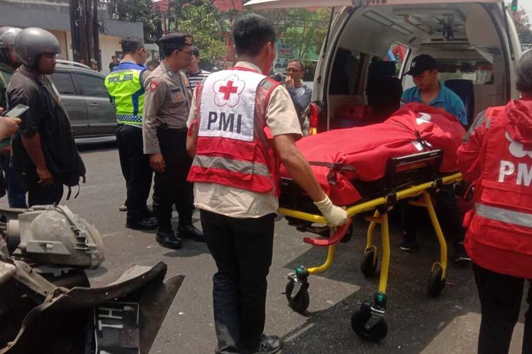 Evaluasi korban kecelakaan maut di Jalan BKR, Kota Bandung, Sabtu (23/9/2023).