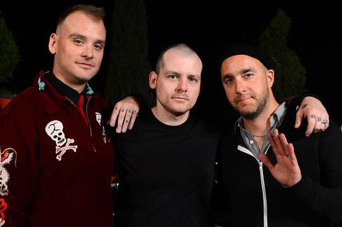 Masuk Lineup When We Were Young Festival, Simak Lirik dan Chord Lagu Radio - Alkaline Trio