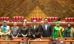 Puan Lantik 3 Srikandi Anggota PAW dari Fraksi P-Nasdem, PPP, dan PKB 