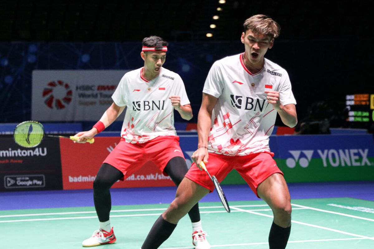 Ekspresi bahagia Bagas Maulana/Muhammad Shohibul Fikri kala bertanding di fase 32 besar All England 2023 di Utilita Arena, Birmingham, Inggris, Selasa (14/3/2023).