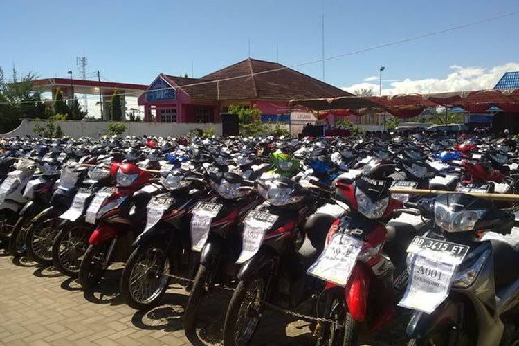 Ilustrasi lelang motor bekas, Cek pajak motor sudah bisa dilakukan secara online (cek pajak motor online). Berikut cara cek pajak motor online di berbagai Samsat di Indonesia. 