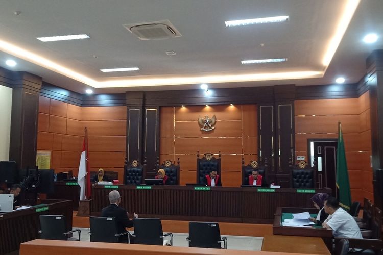 Suasana sidang korupsi RSUD Pasbar di PN Tipikor Padang, Jumat (28/7/2023)