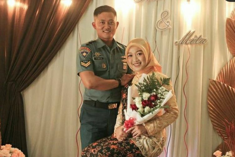 Mita Sofia Kurniaviratama mengunggah foto bersama suaminya, Sertu Bah Yoto Eki Setiawan, di akun Instagram @mitasofiak.