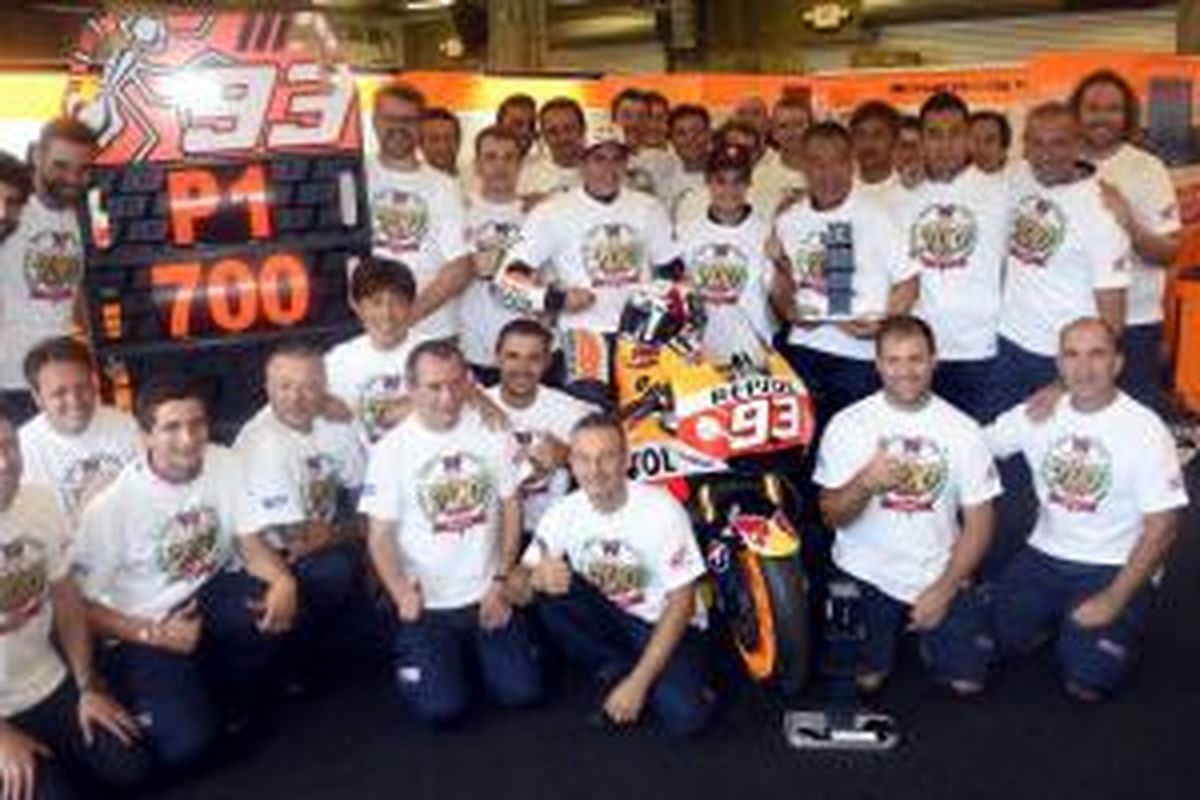 Honda merayakan kemenangan ke-700 di ajang balap dunia kategori Grand Prix.