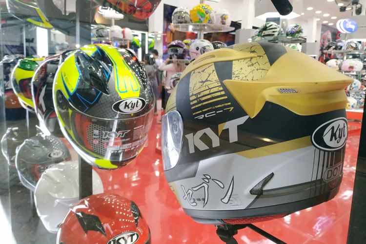 Helm memiliki umur pakai