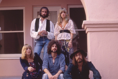 Lirik dan Chord Lagu Little Lies - Fleetwood Mac