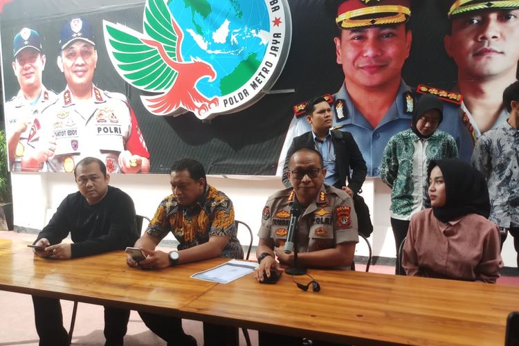 Kabid Humas Polda Metro Jaya Kabid Humas Yusri Yunus saat jumpa pers soal kasus pengusaha Medina Zein di Polda Metro Jaya, Semanggi, Jakarta Selatan, Jumat (3/1/2020).