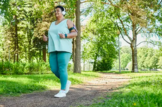 Berapa Berat Badan yang Turun jika Rutin Jalan Kaki Setiap Hari?