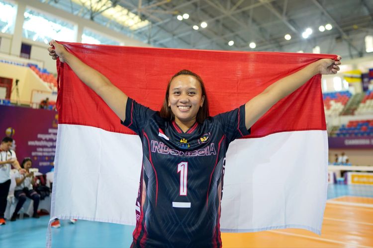 Kapten voli duduk putri Indonesia, Annisa Tindi Lestari, berkorban dengan meninggalkan sang buah hati untuk meraih kesuksesan dengan menyabet medali emas di ASEAN Para Games 2023.
