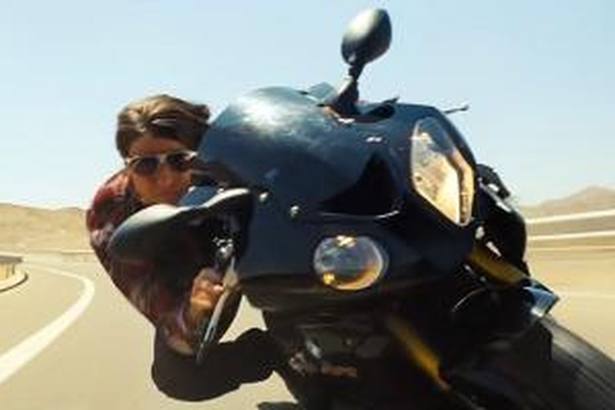 BMW S1000RR saat digeber Tom Cruise di salah satu adegan Mission : Impossible Rogue Nation.