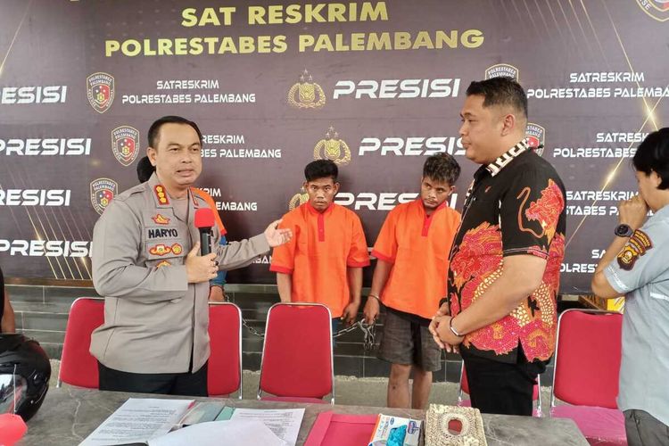 Polrestabes Palembang melakukan gelar perkara terkait ungkap kasus begal ojek online. Hasilnya, polisi menangkap dua orang pelaku, Sabtu (26/8/2023).