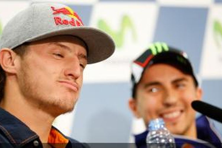 Pebalap Moto3 asal Australia, Jack Miller, bereaksi saat jumpa pers jelang GP Aragon, Kamis (25/9/2014).