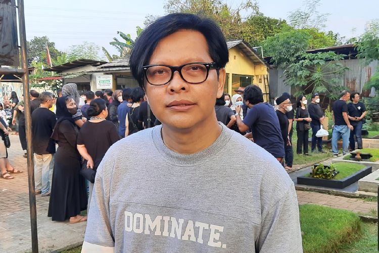 Penyanyi Armand Maulana mengaku siap jika diminta bantuan untuk meramaikan acara konser tribute untuk mengenang kepergian Donny Suhendra.