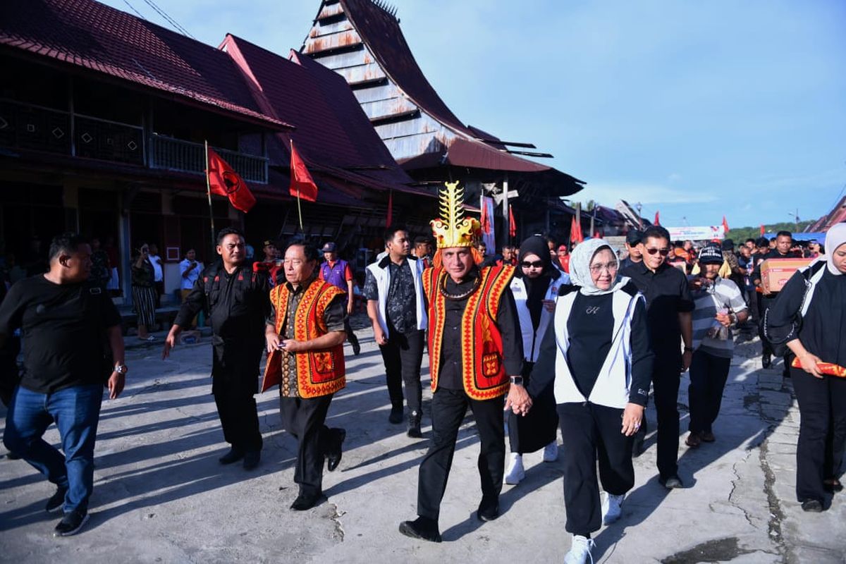 Calon Gubernur Sumut nomor urut 2 Edy Rahmayadi saat berkampanye di Kecamatan Fanayama, Nias Selatan, Jumat (14/11/2024)