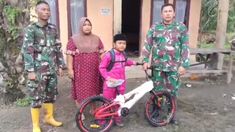 Murid SD di Dumai Jalan Kaki 3 Km ke Sekolah, Akhirnya Dapat Bantuan Sepeda