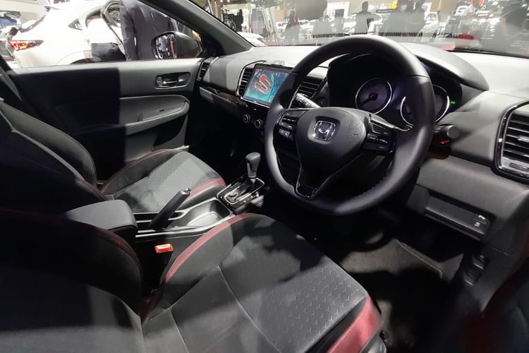 Interior Honda City Hatchback RS di IIMS 2022, Senin (4/3/2022)