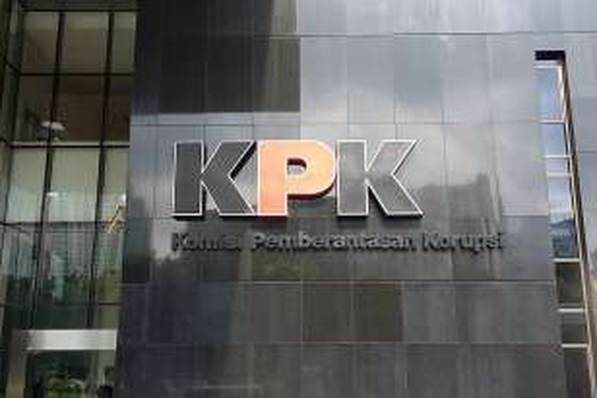 Logo Komisi Pemberantasan Korupsi di Gedung Baru KPK, Kuningan, Jakarta Selatan, Senin (22/2/2016).