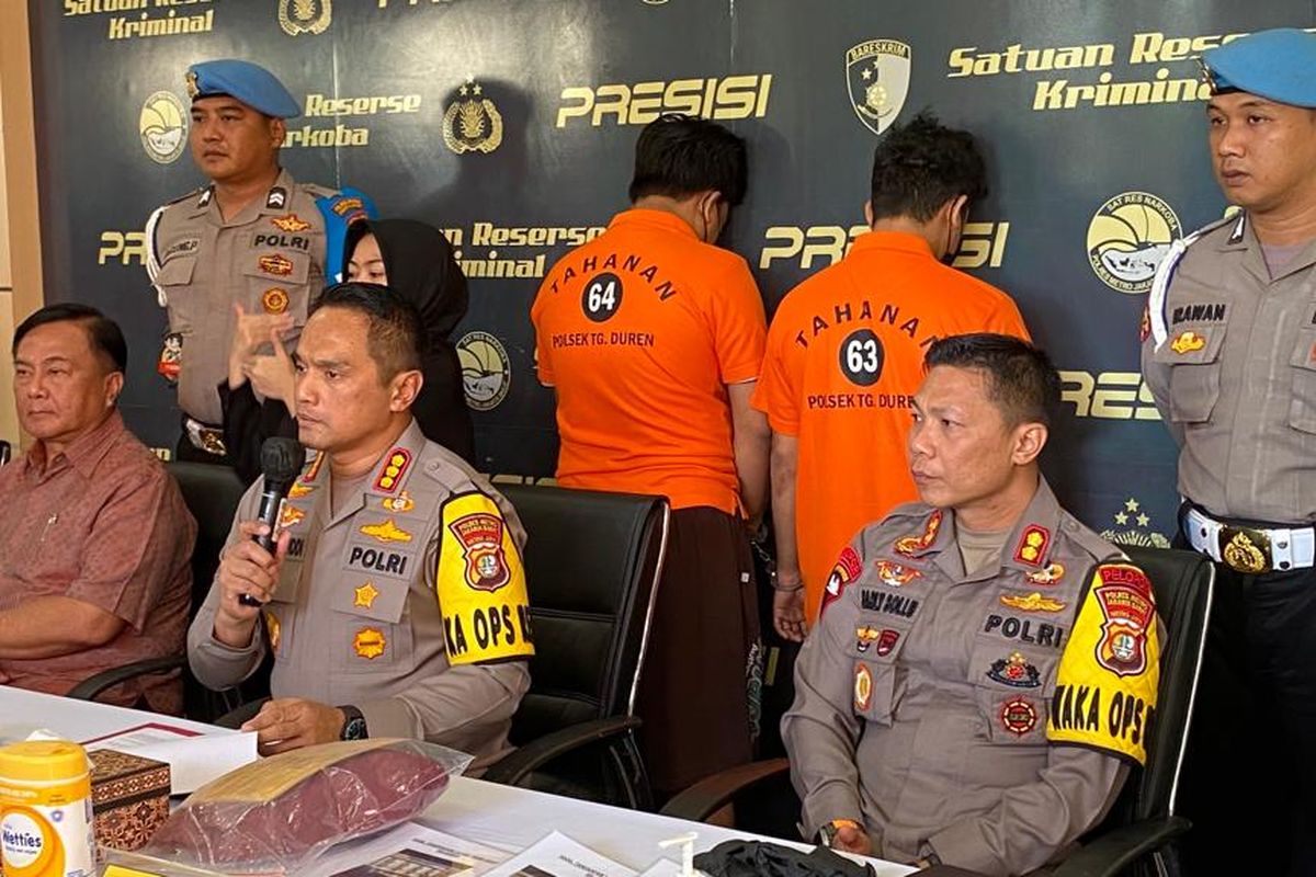 Kapolres Metro Jakarta Barat Kombes M Syahduddi menjelaskan kasus penangkapan Saipul Jamil dalam konferensi pers, Jumat (12/1/2024). 